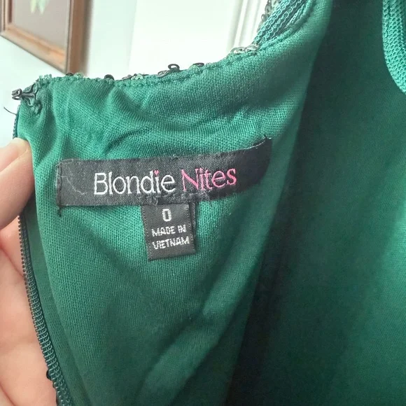 Blondie Nites Emerald Sequin Gown - Picture 5 of 5